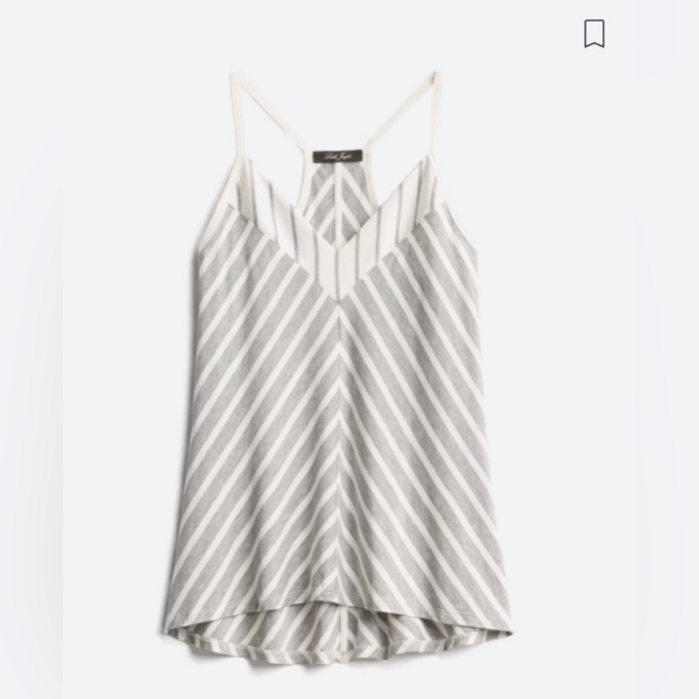 LAILA JAYDE Naila V Neck Knit Top